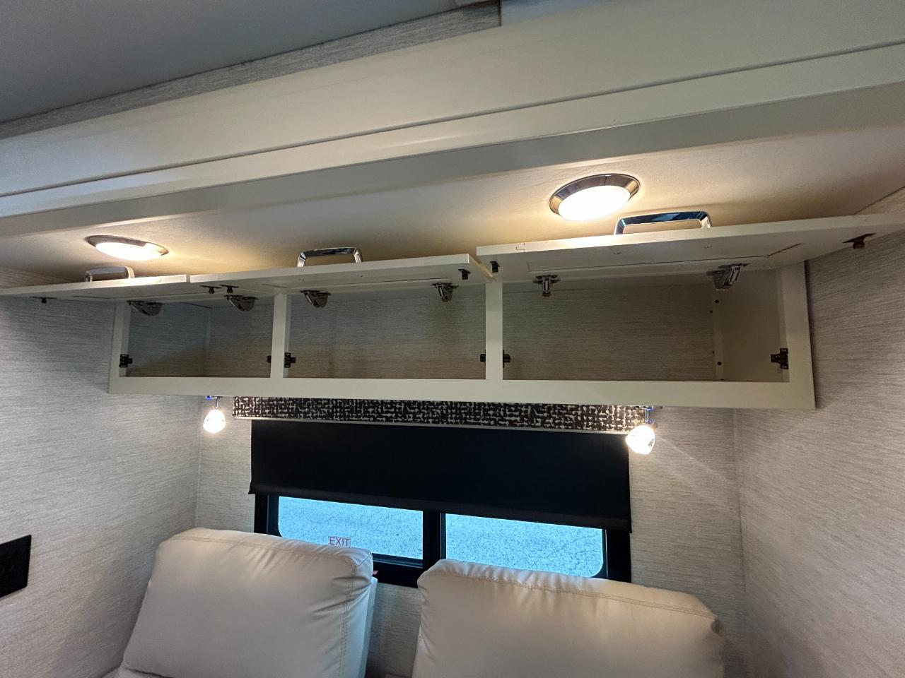 Tiffin Motorhomes Wayfarer  2022