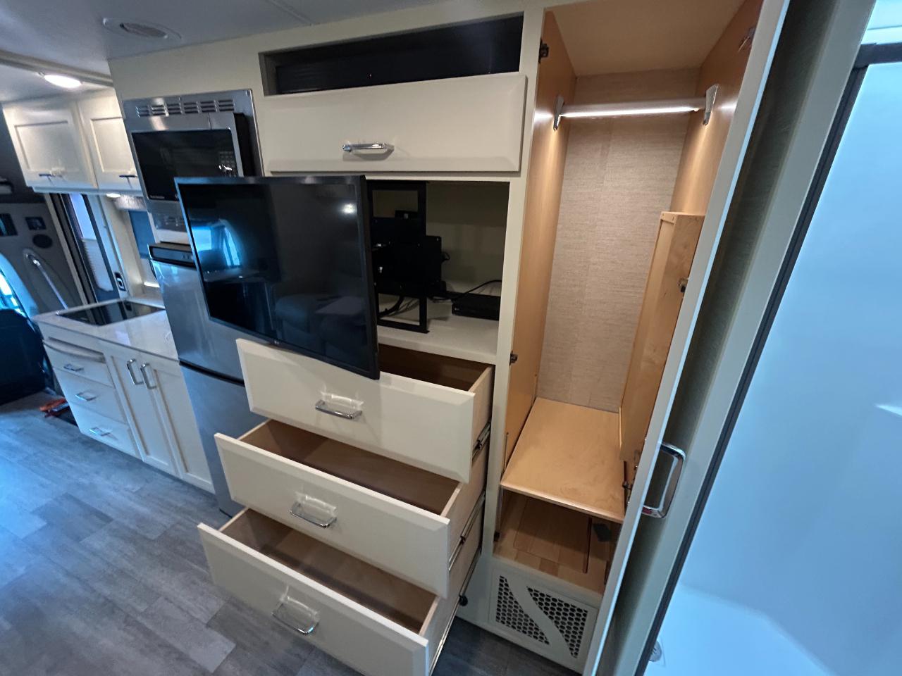 Tiffin Motorhomes Wayfarer  2022