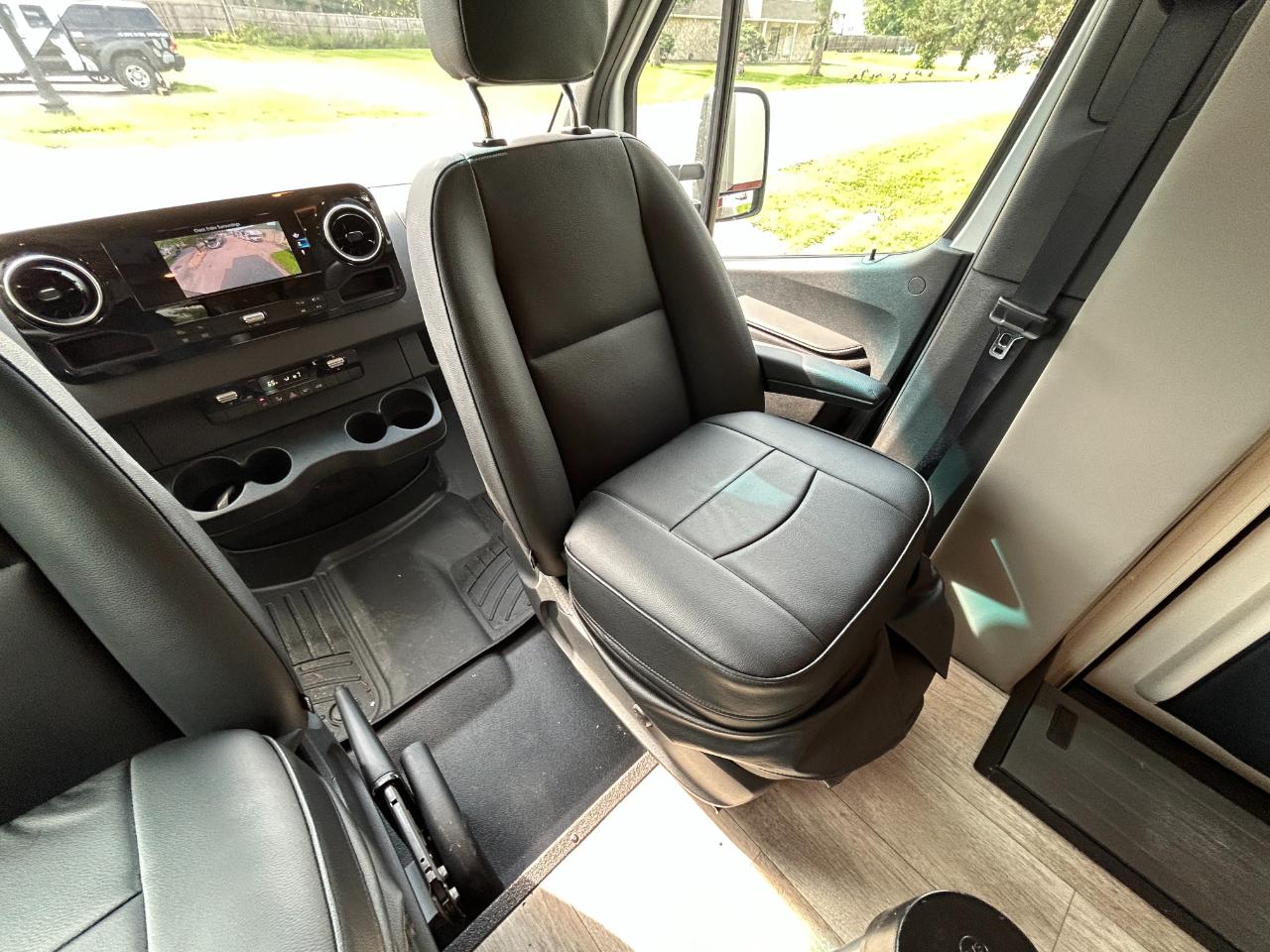 Tiffin Motorhomes Wayfarer  2022