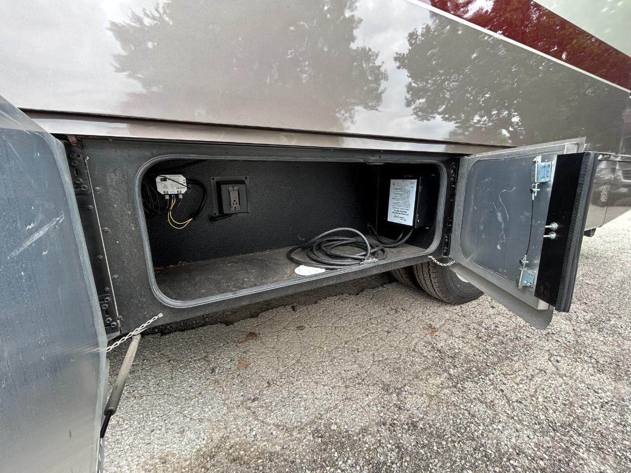 Tiffin Motorhomes Wayfarer  2022
