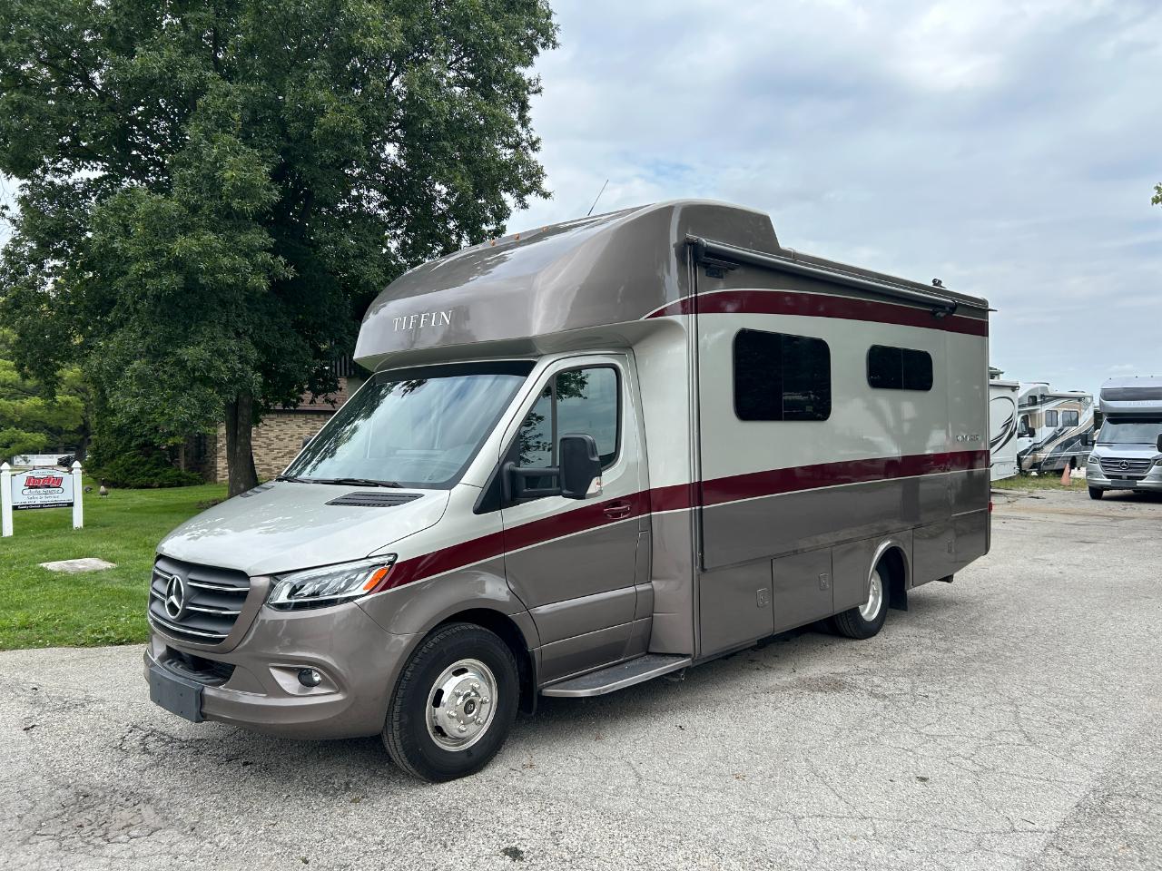 Tiffin Motorhomes Wayfarer  2022