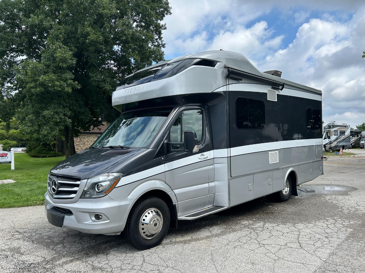 Tiffin Motorhomes Wayfarer  2019