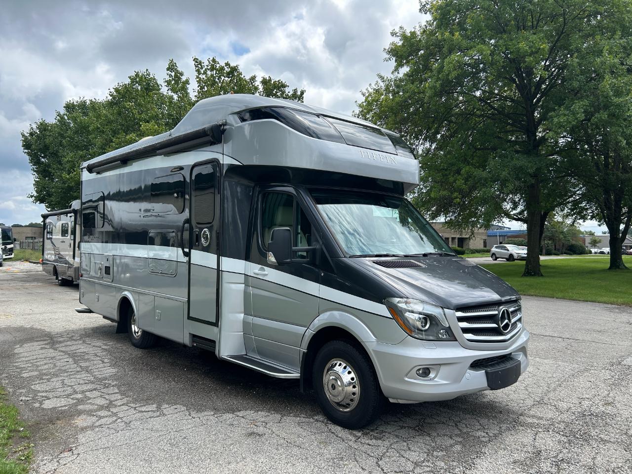 Tiffin Motorhomes Wayfarer  2019