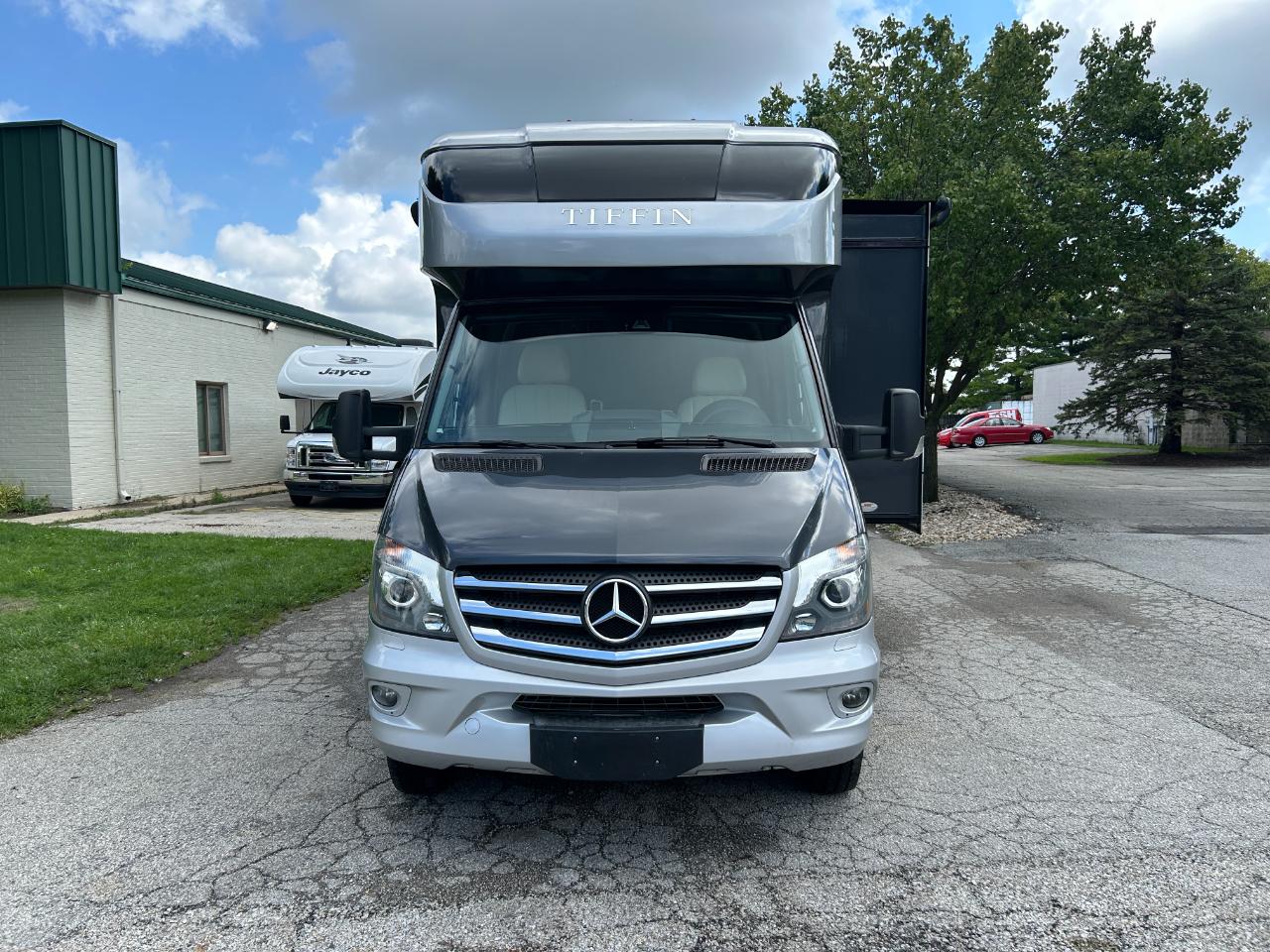 Tiffin Motorhomes Wayfarer  2019