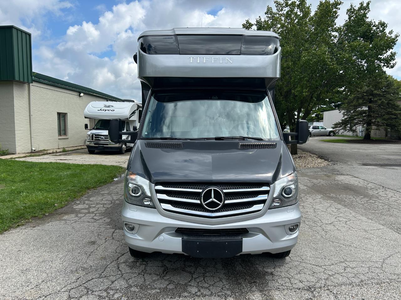 Tiffin Motorhomes Wayfarer  2019