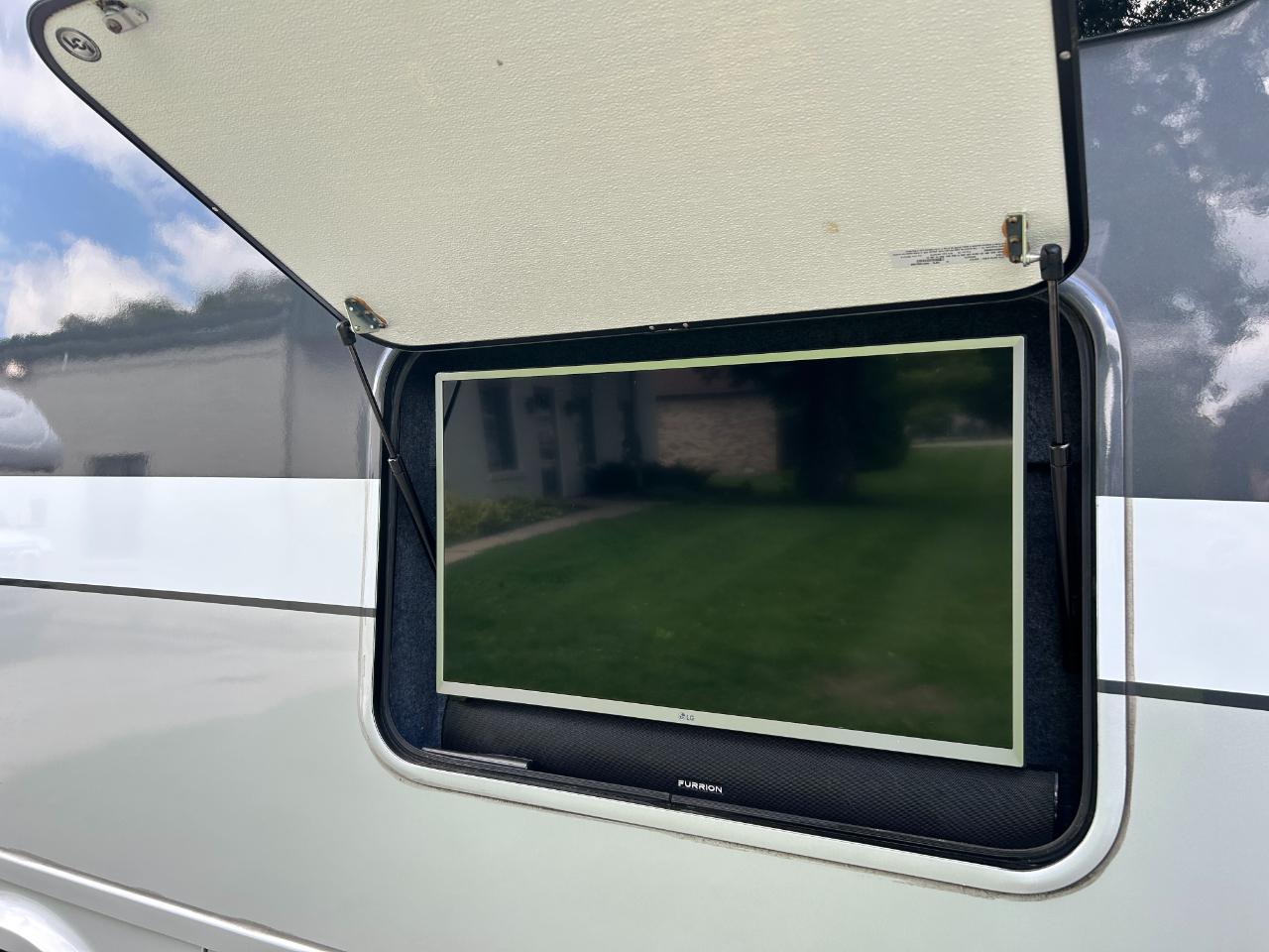 Tiffin Motorhomes Wayfarer  2019