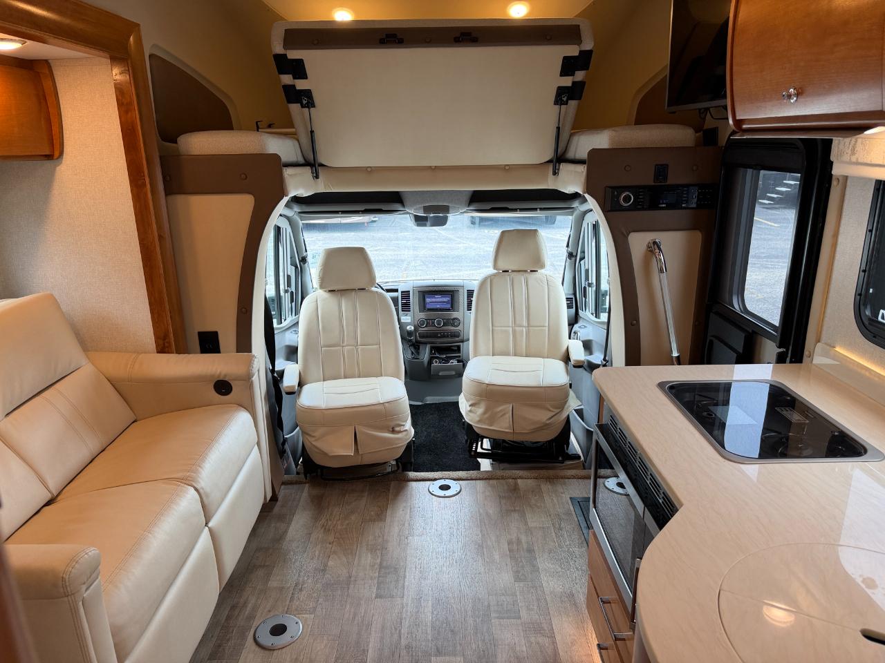 Tiffin Motorhomes Wayfarer  2019
