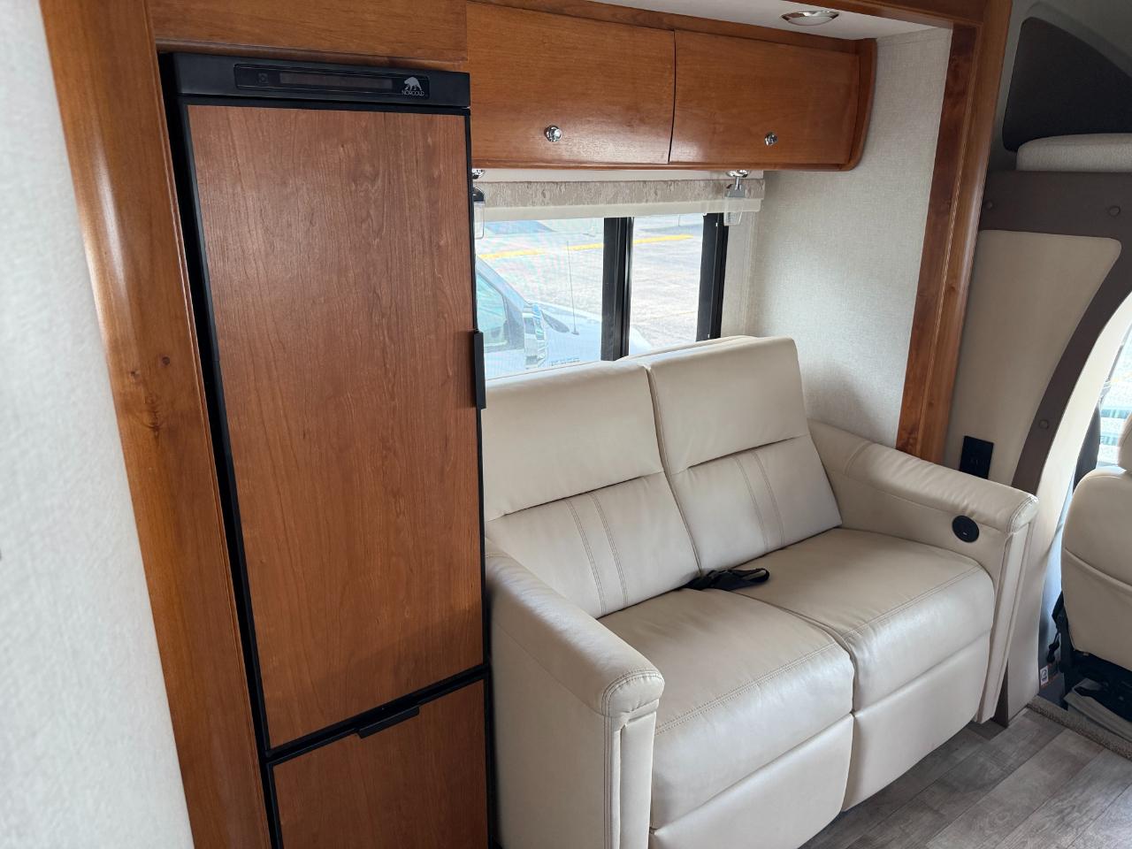 Tiffin Motorhomes Wayfarer  2019
