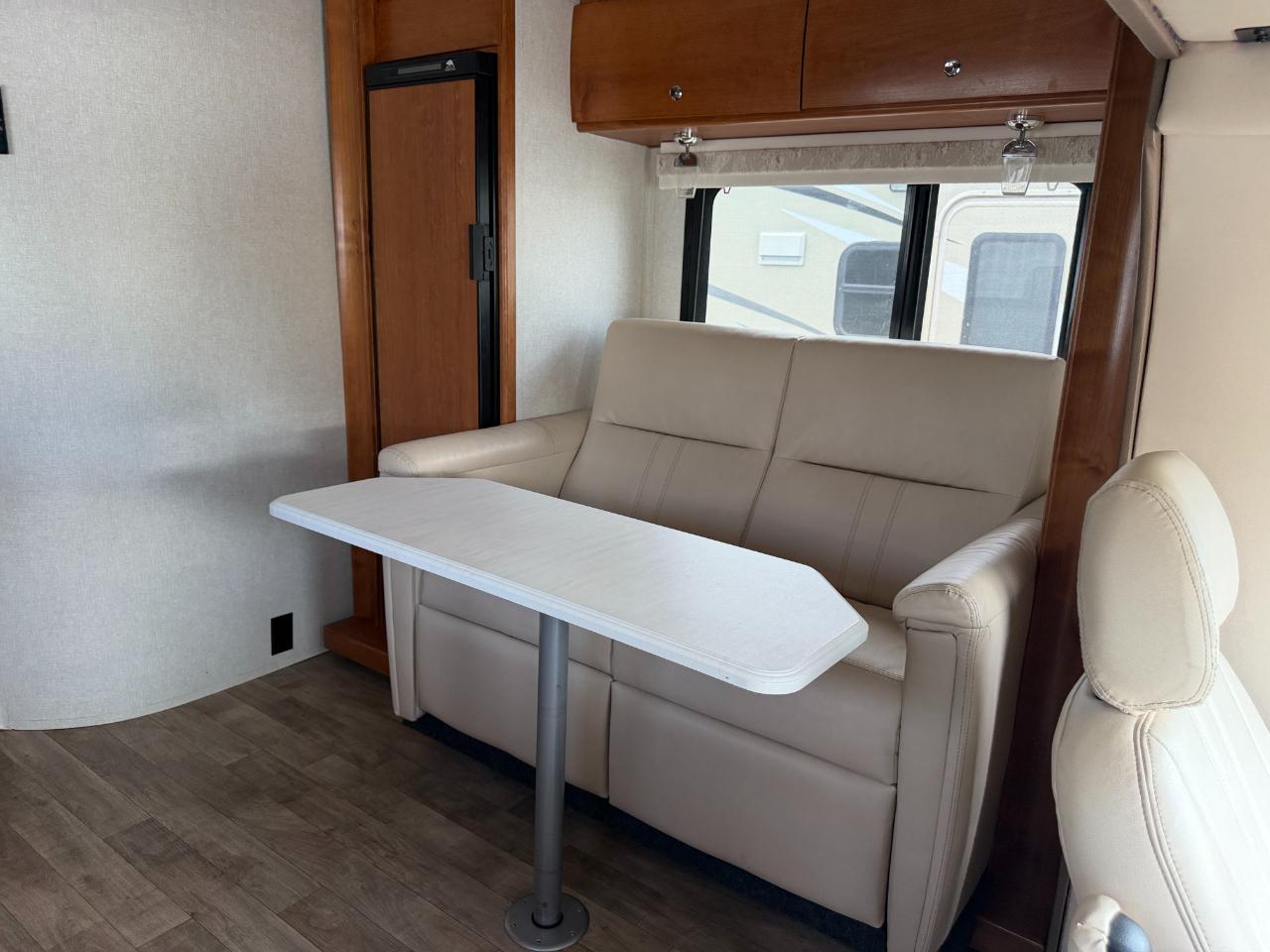 Tiffin Motorhomes Wayfarer  2019