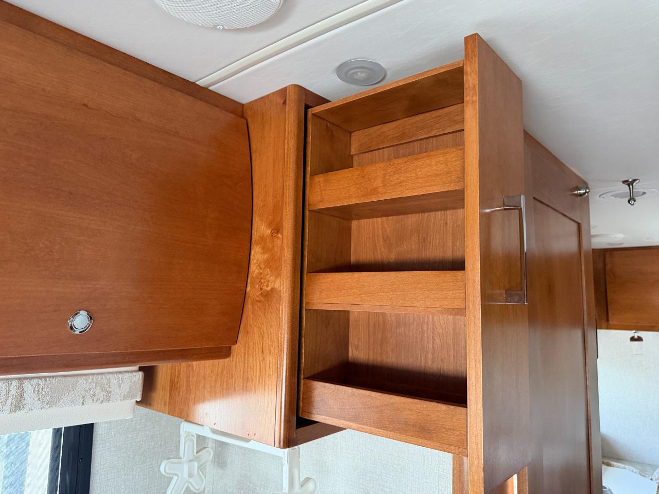 Tiffin Motorhomes Wayfarer  2019