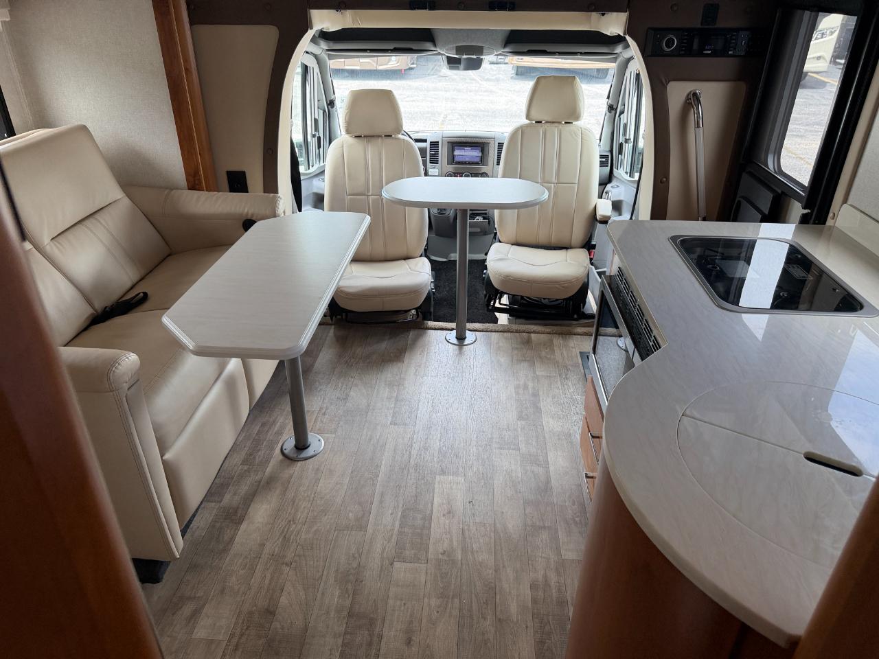 Tiffin Motorhomes Wayfarer  2019