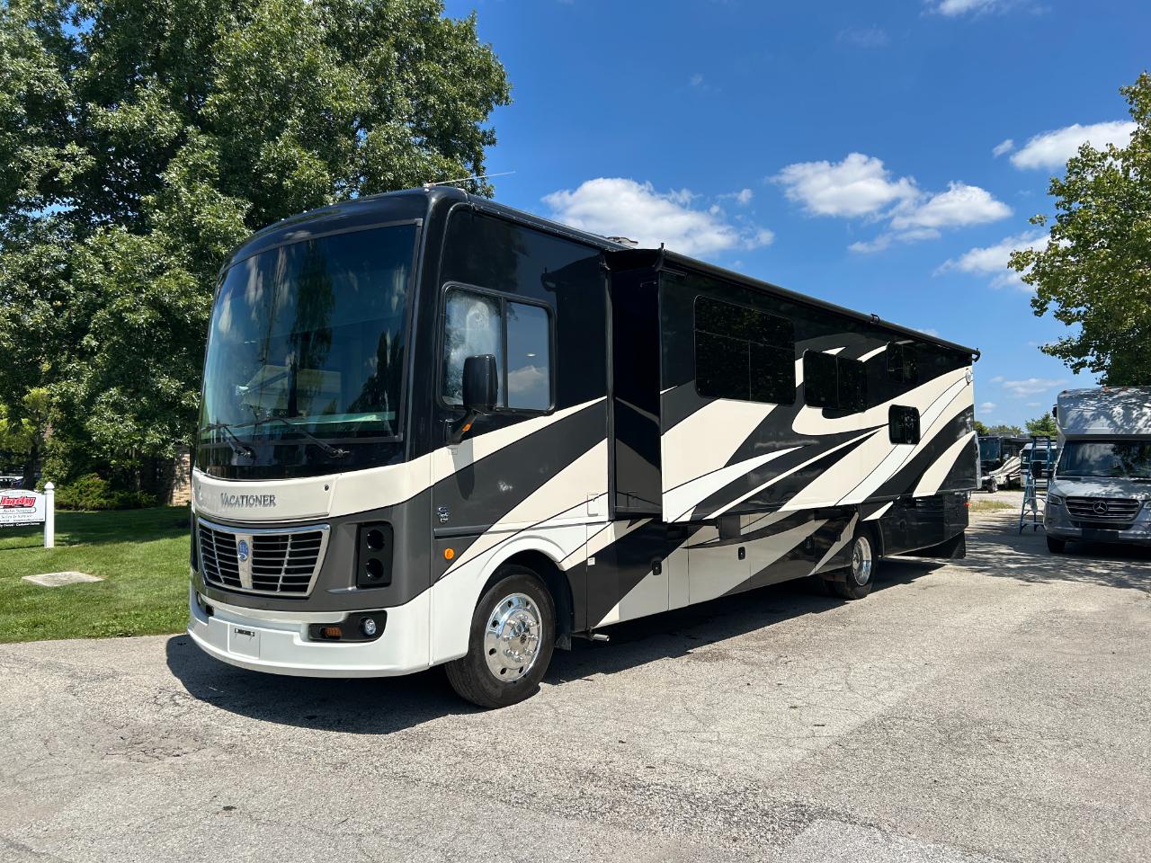 Holiday Rambler Vacationer  2019