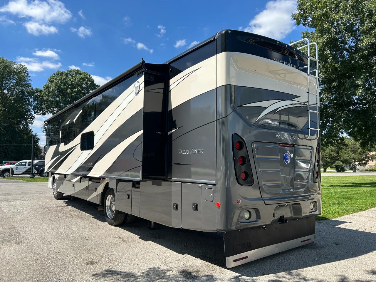 Holiday Rambler Vacationer  2019