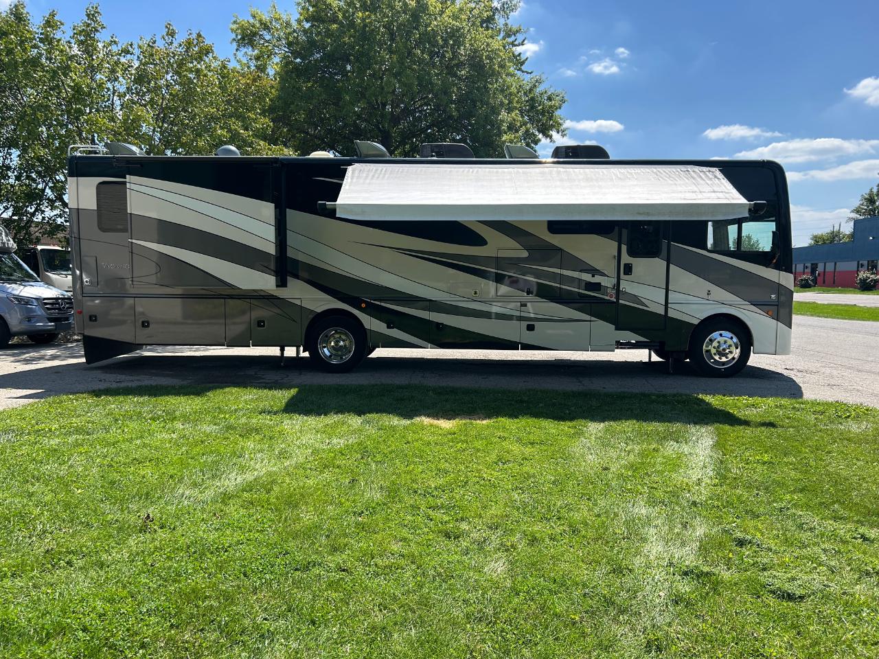 Holiday Rambler Vacationer  2019