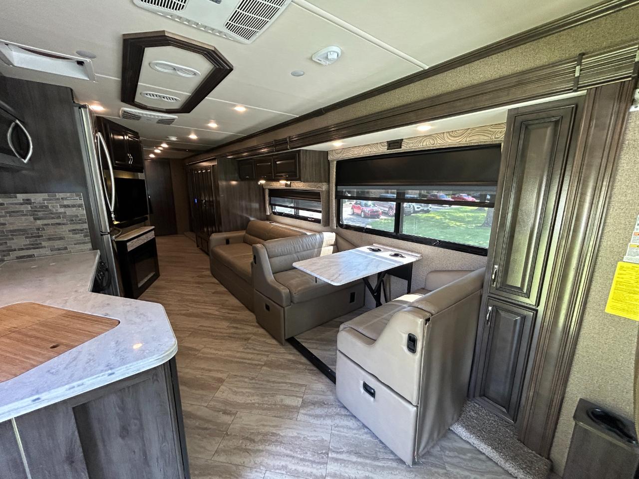 Holiday Rambler Vacationer  2019
