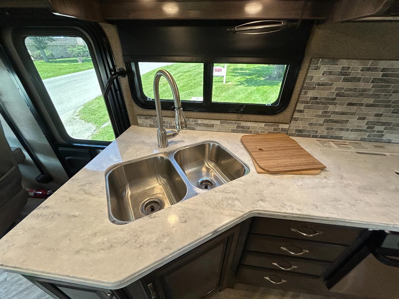 Holiday Rambler Vacationer  2019
