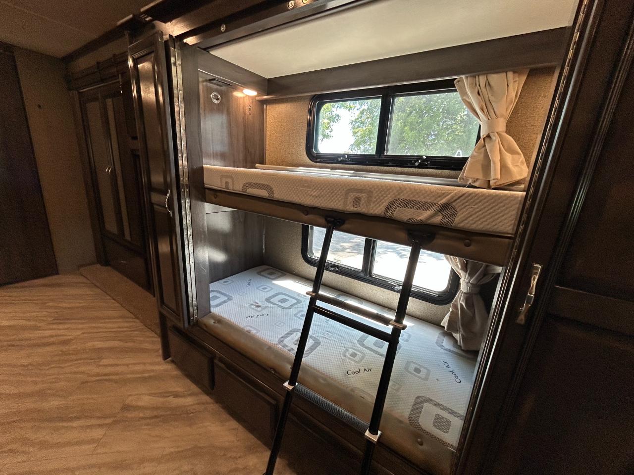 Holiday Rambler Vacationer  2019