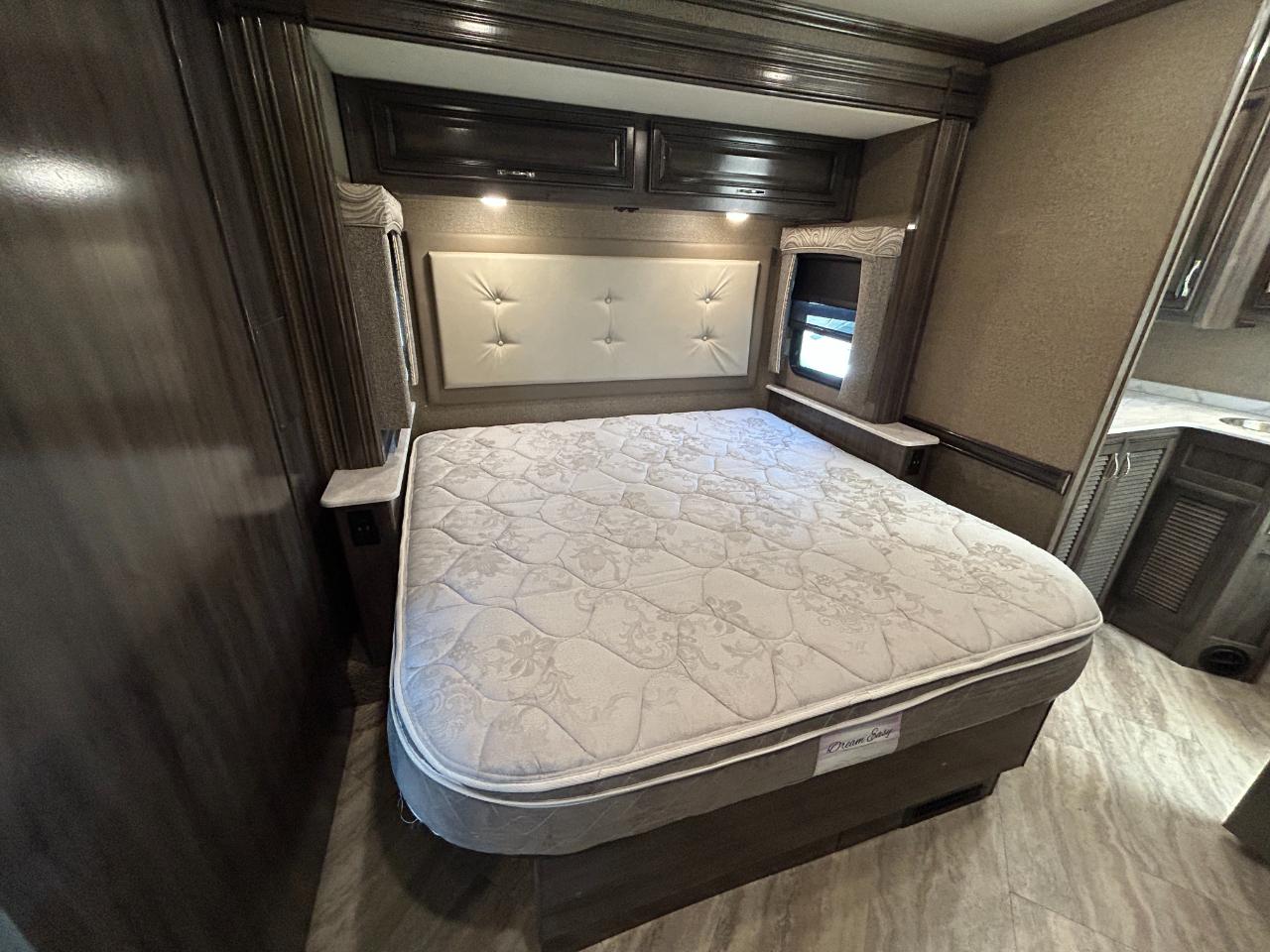 Holiday Rambler Vacationer  2019