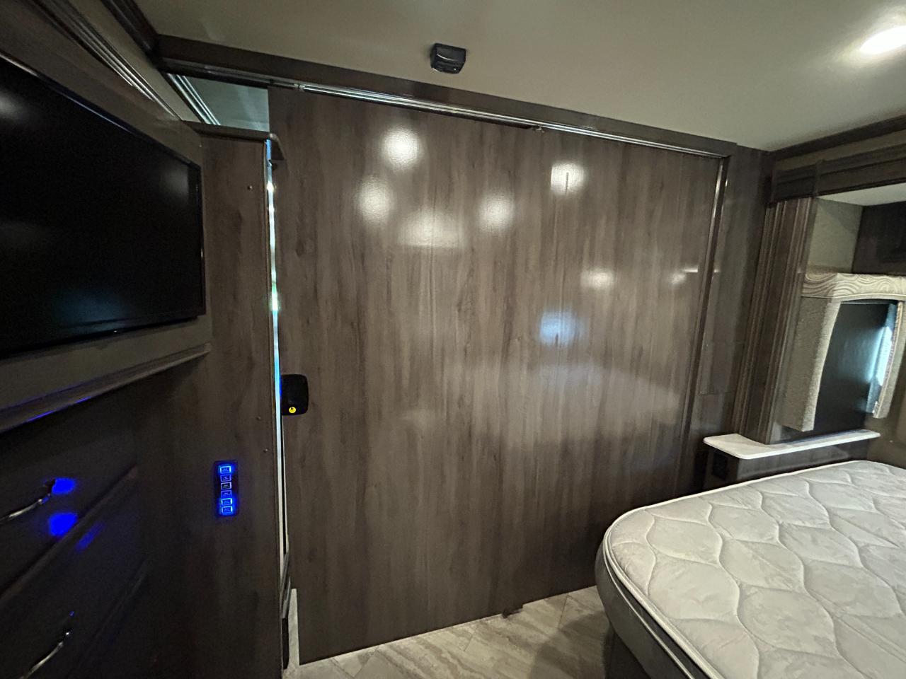 Holiday Rambler Vacationer  2019
