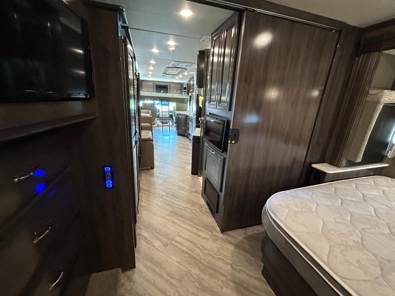Holiday Rambler Vacationer  2019