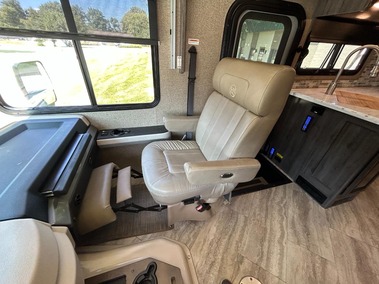 Holiday Rambler Vacationer  2019