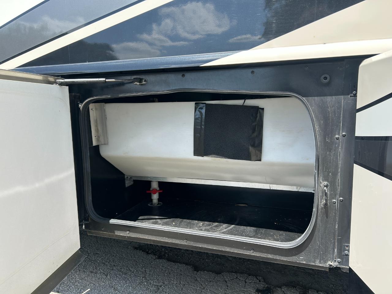 Holiday Rambler Vacationer  2019