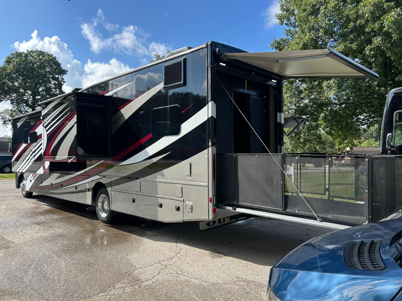 Thor Motor Coach Outlaw  2022