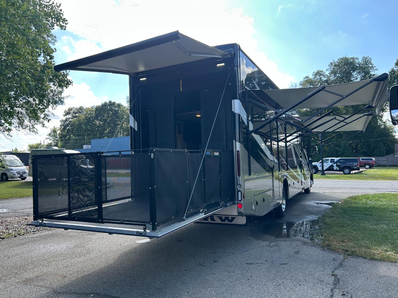 Thor Motor Coach Outlaw  2022