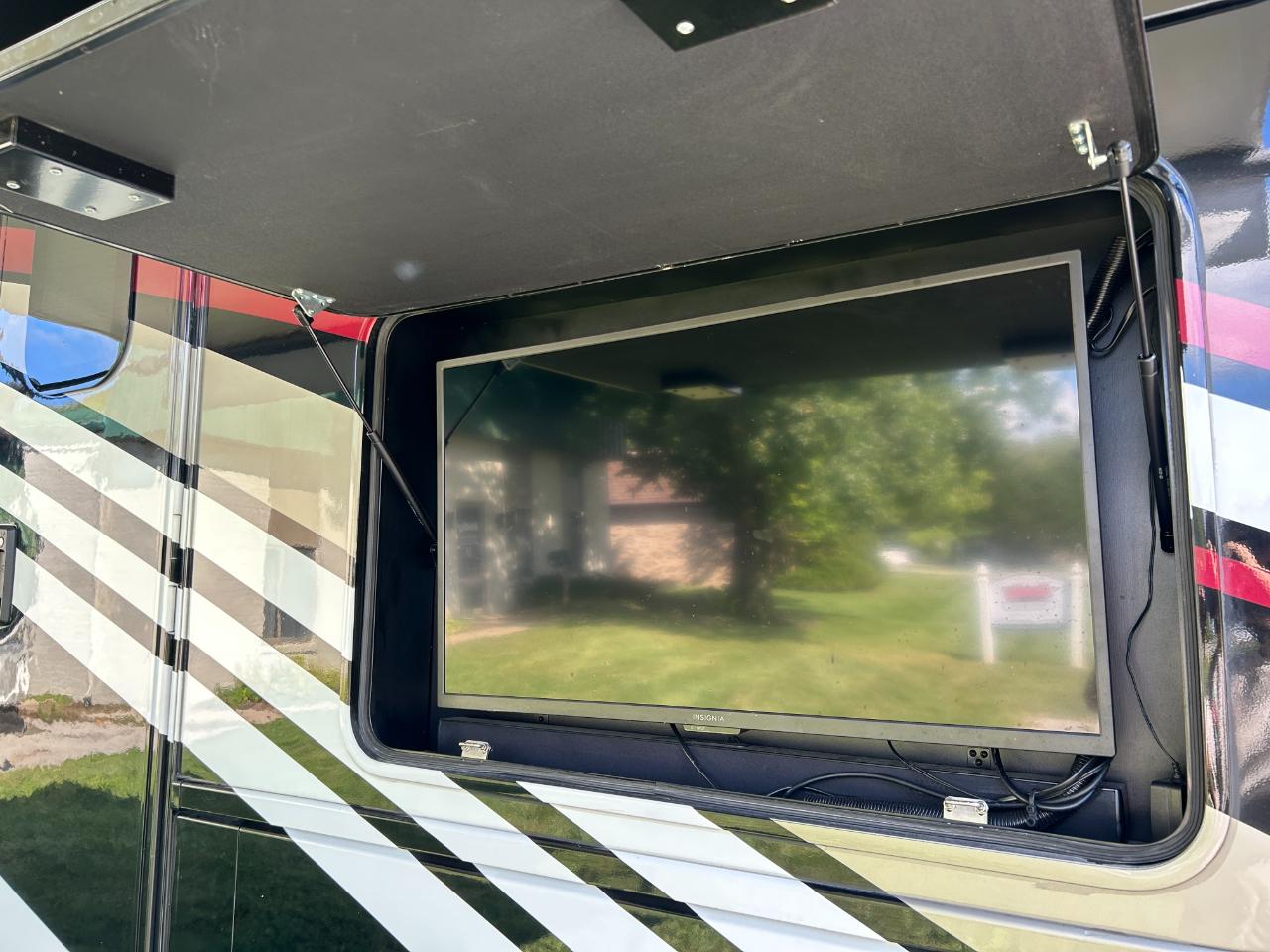 Thor Motor Coach Outlaw  2022