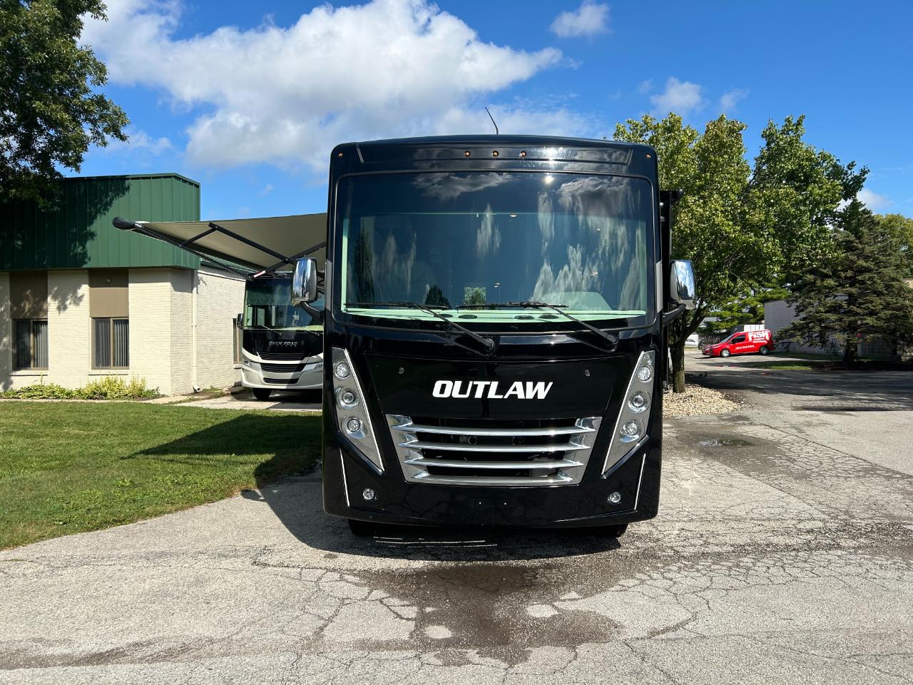Thor Motor Coach Outlaw  2022