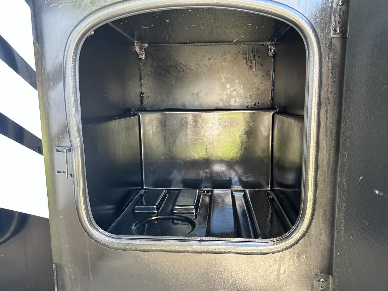 Thor Motor Coach Outlaw  2022