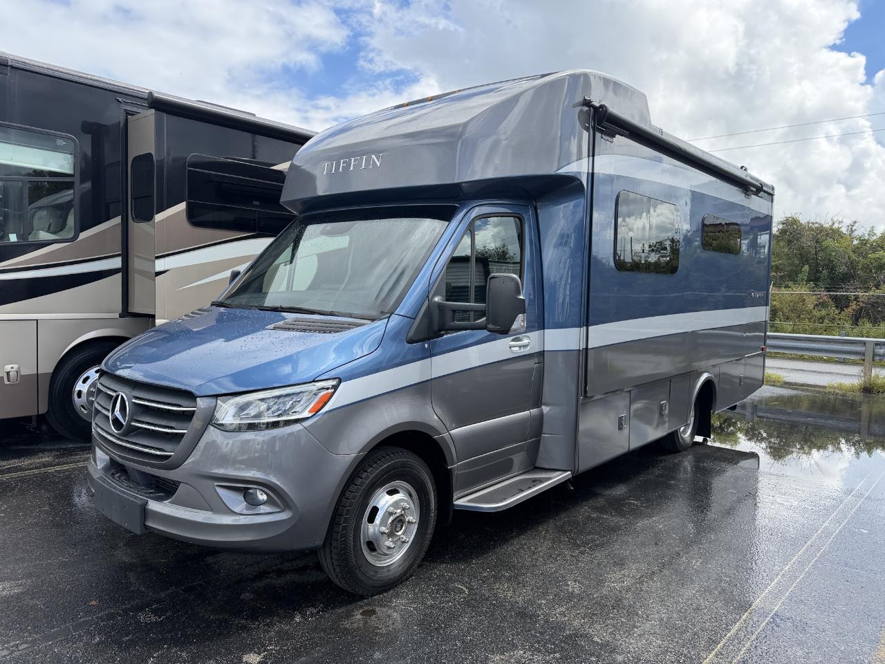 Tiffin Motorhomes Wayfarer  2021