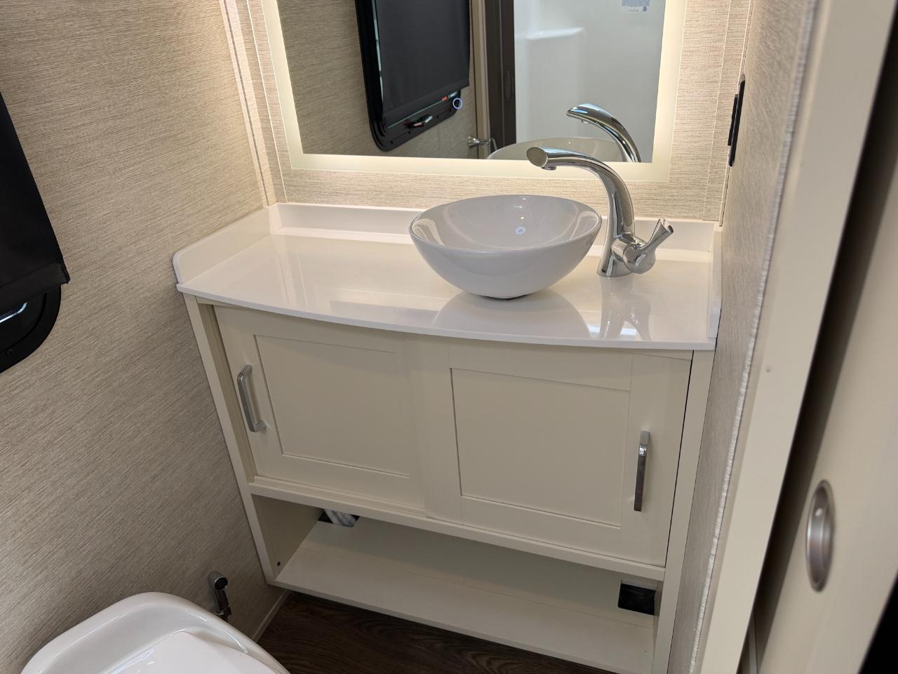 Tiffin Motorhomes Wayfarer  2021