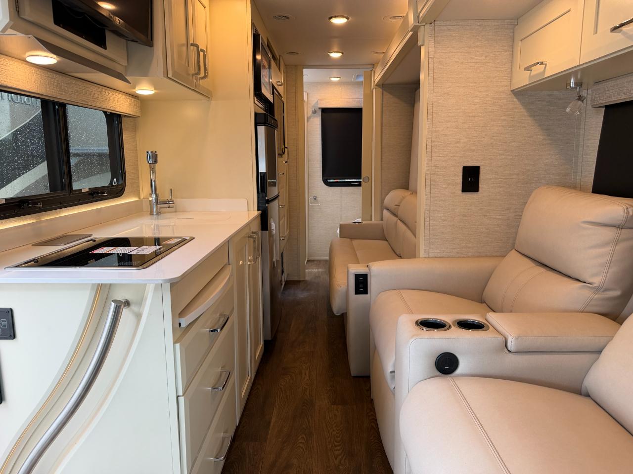 Tiffin Motorhomes Wayfarer  2021