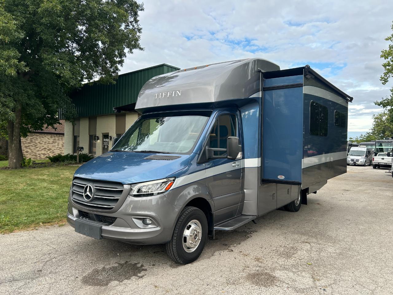 Tiffin Motorhomes Wayfarer  2021