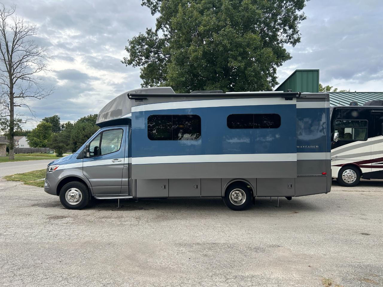 Tiffin Motorhomes Wayfarer  2021
