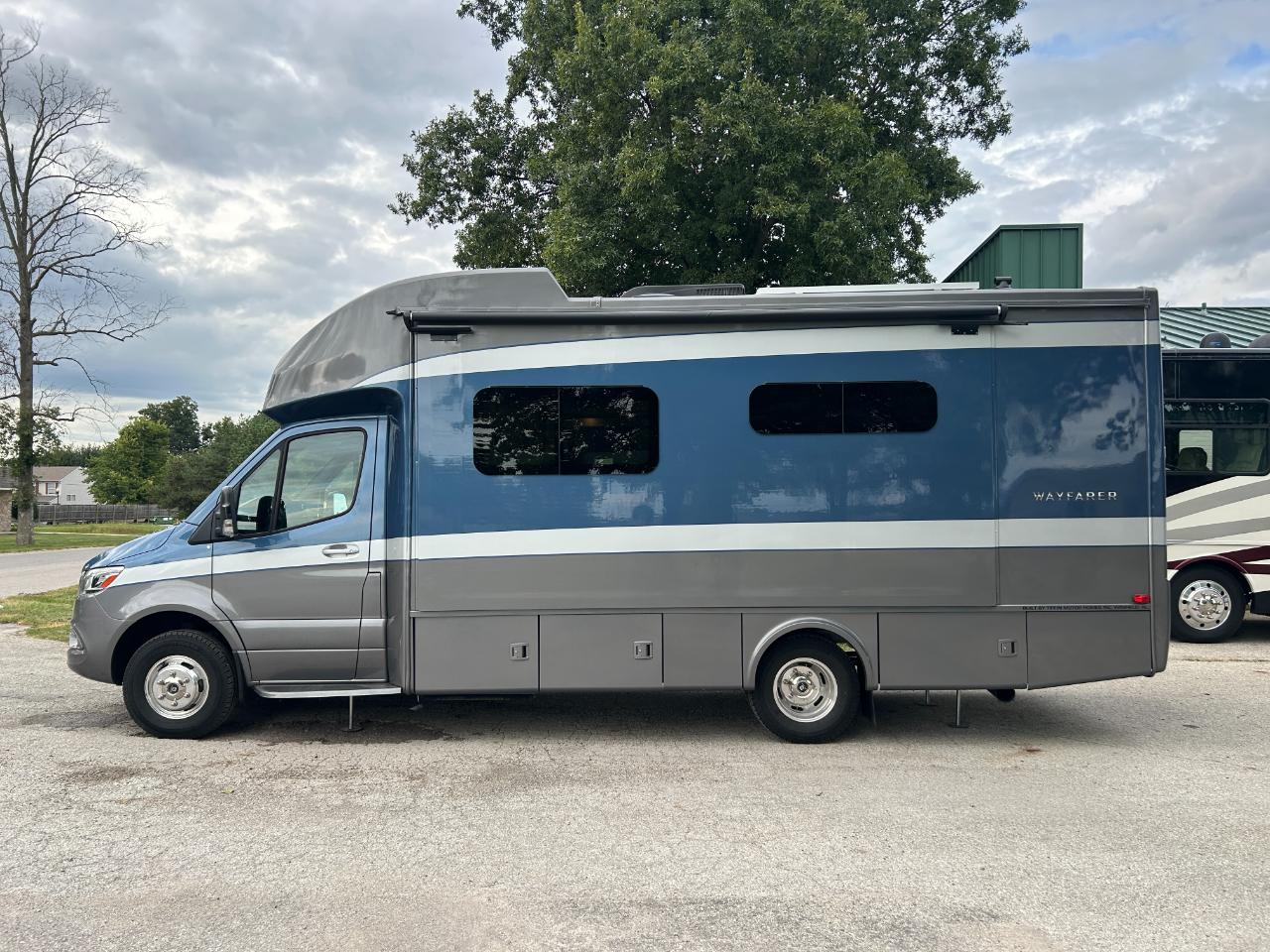 Tiffin Motorhomes Wayfarer  2021