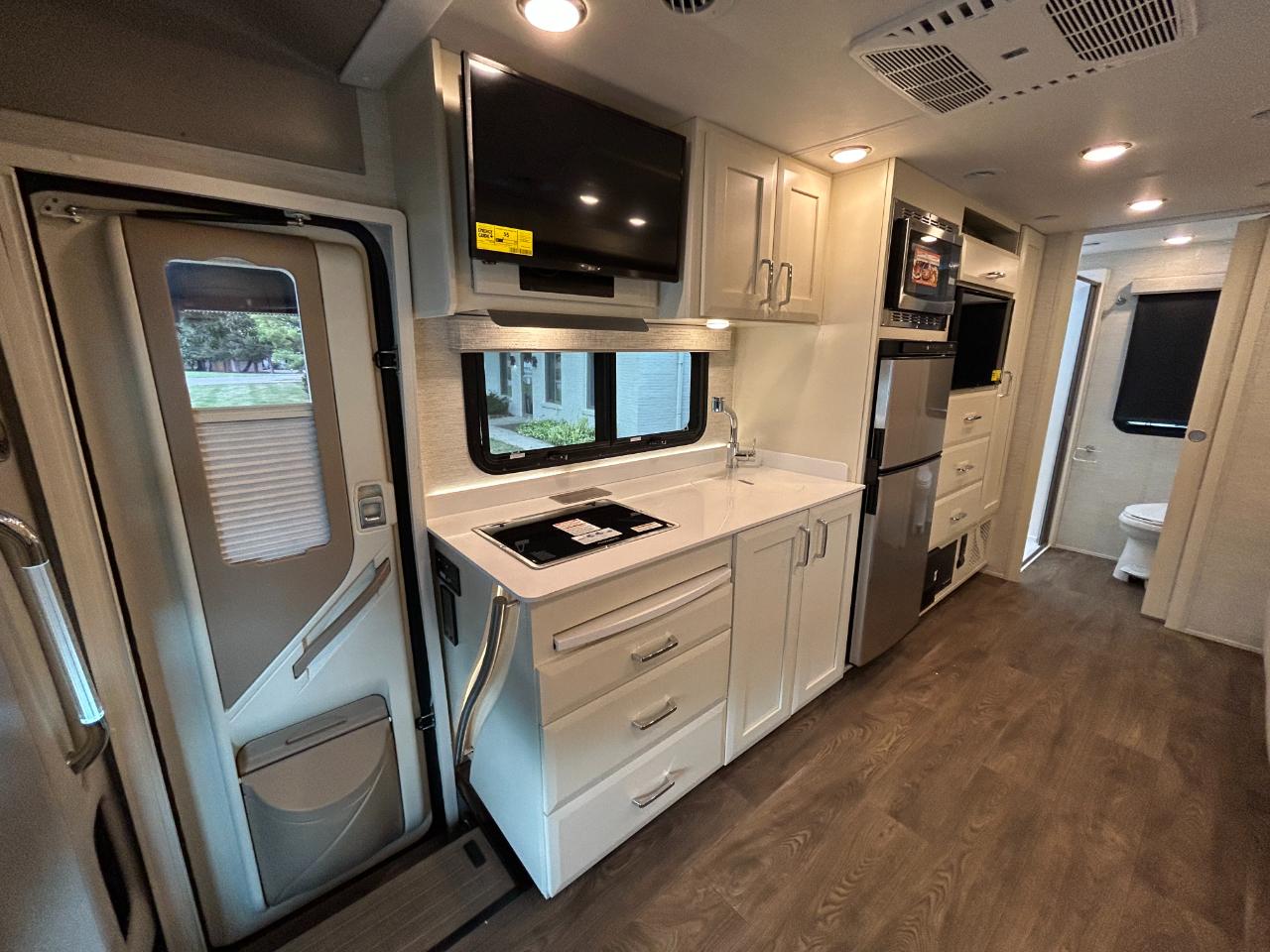 Tiffin Motorhomes Wayfarer  2021