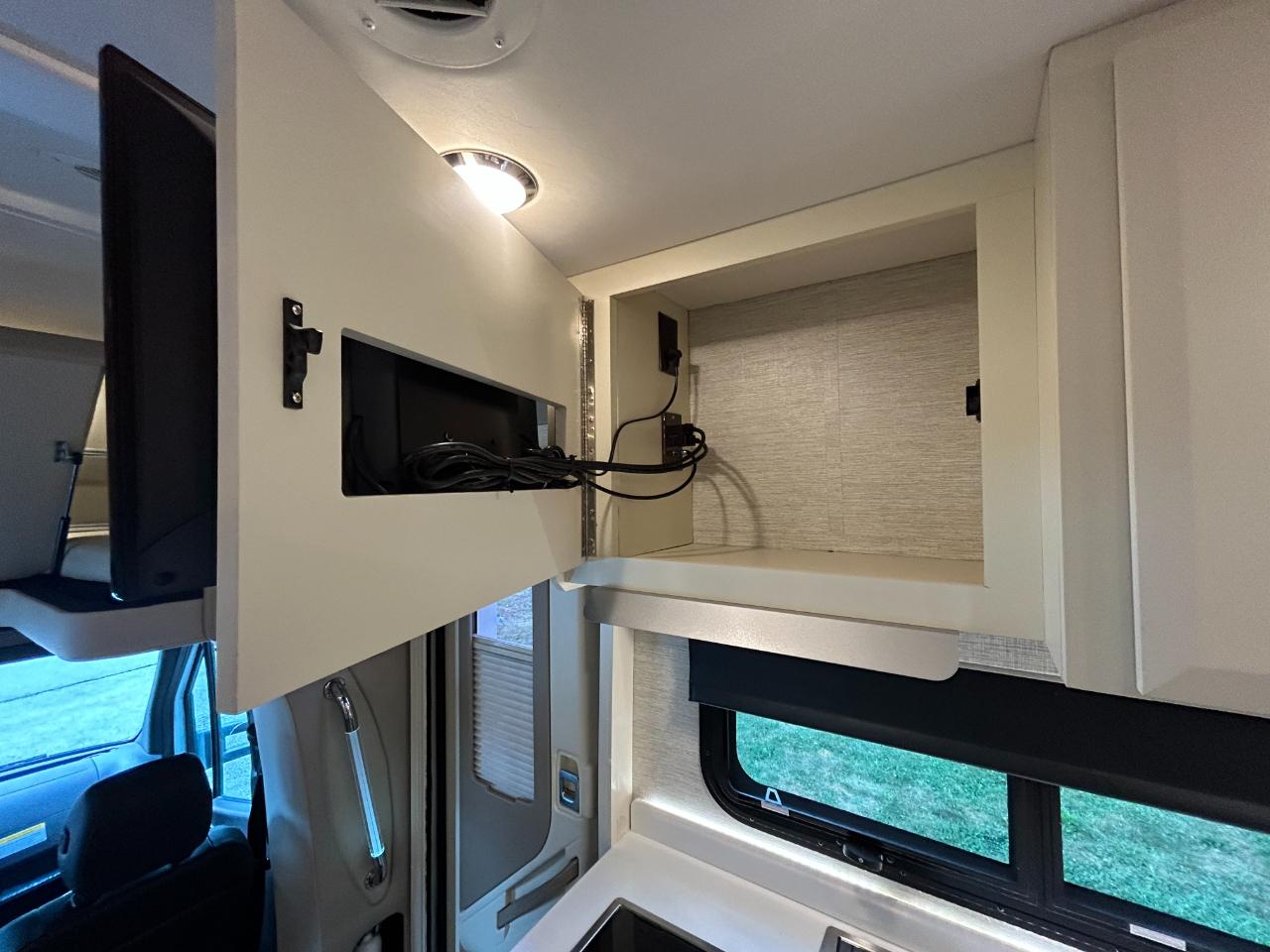Tiffin Motorhomes Wayfarer  2021