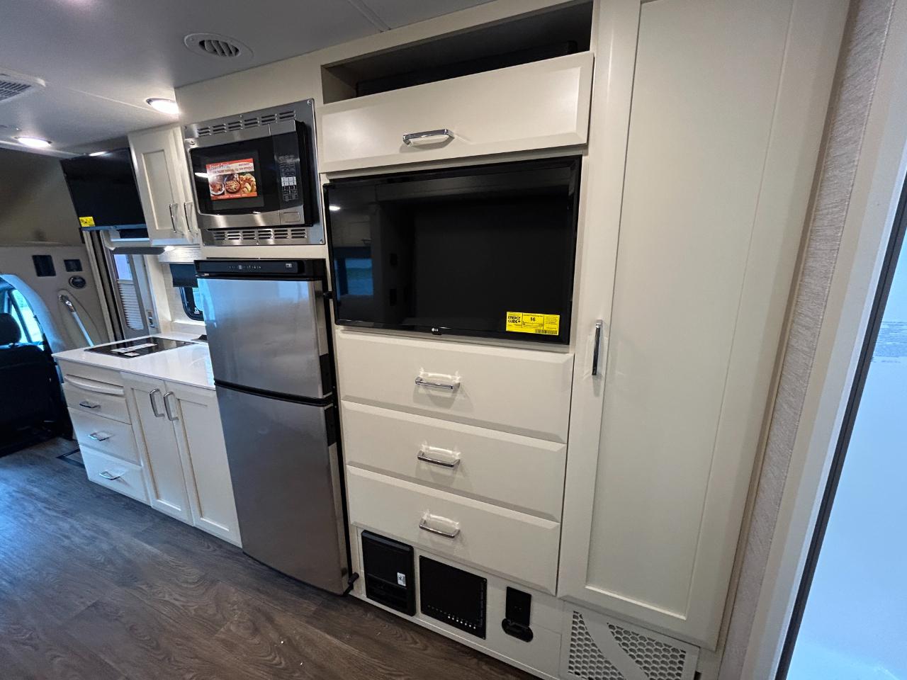 Tiffin Motorhomes Wayfarer  2021