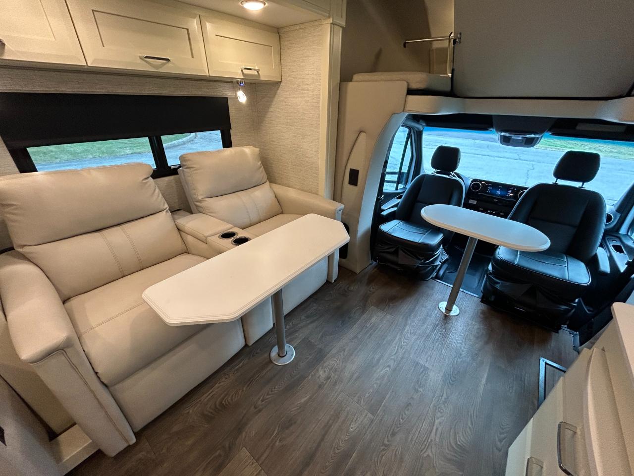 Tiffin Motorhomes Wayfarer  2021