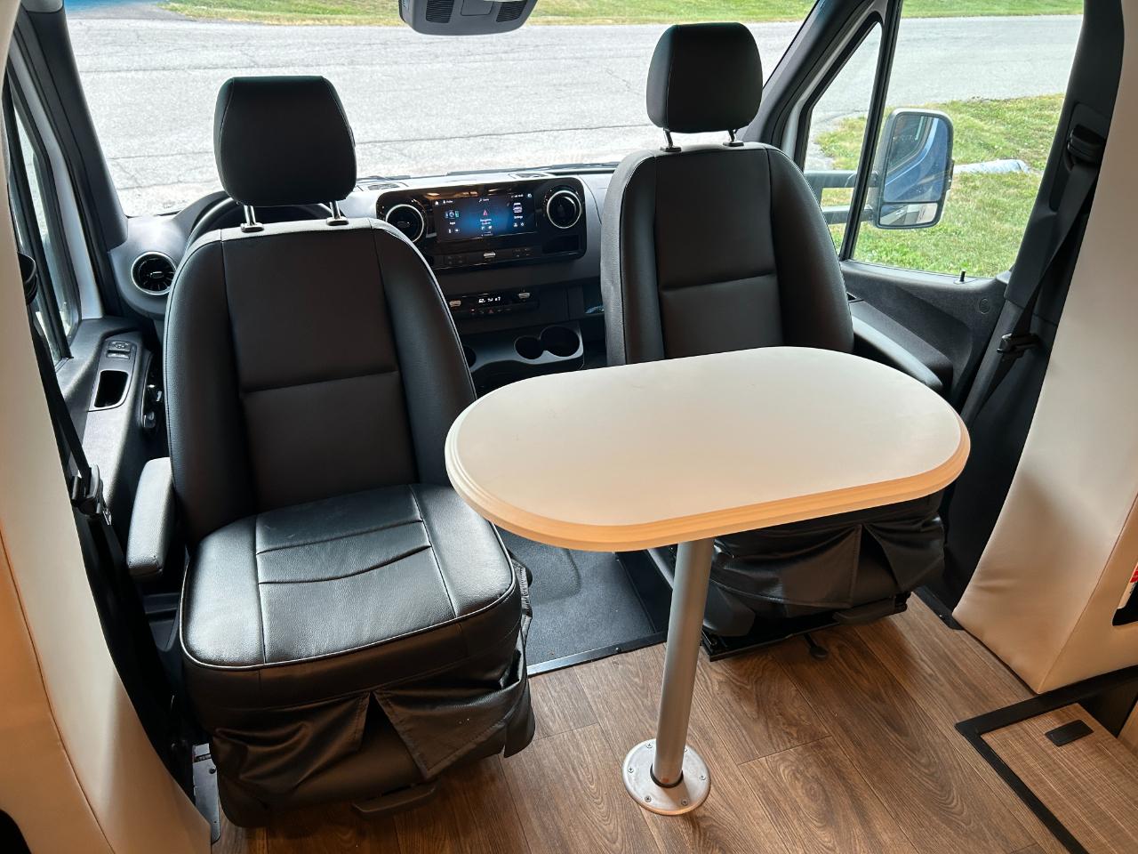 Tiffin Motorhomes Wayfarer  2021