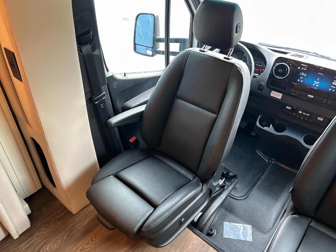 Tiffin Motorhomes Wayfarer  2021