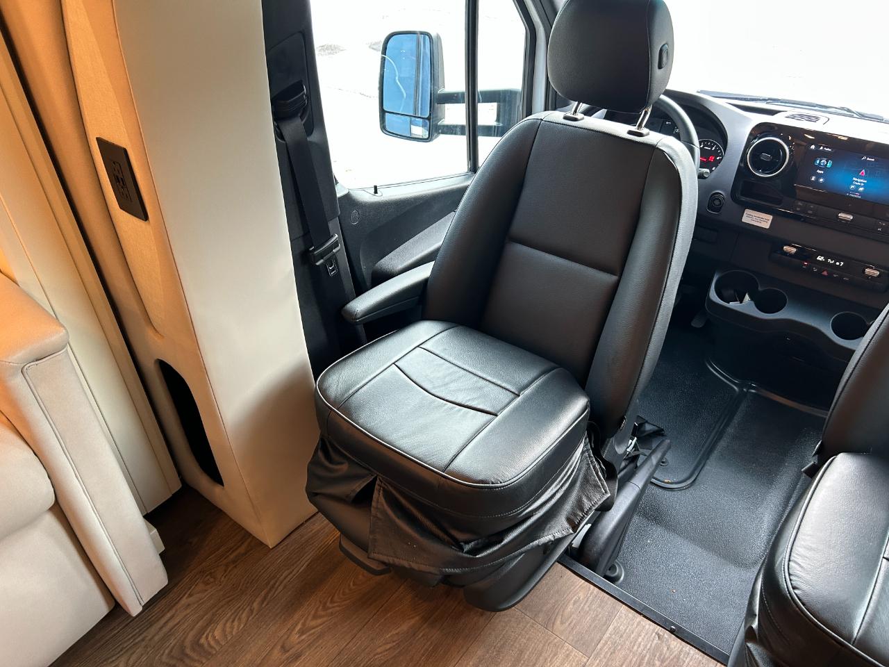 Tiffin Motorhomes Wayfarer  2021
