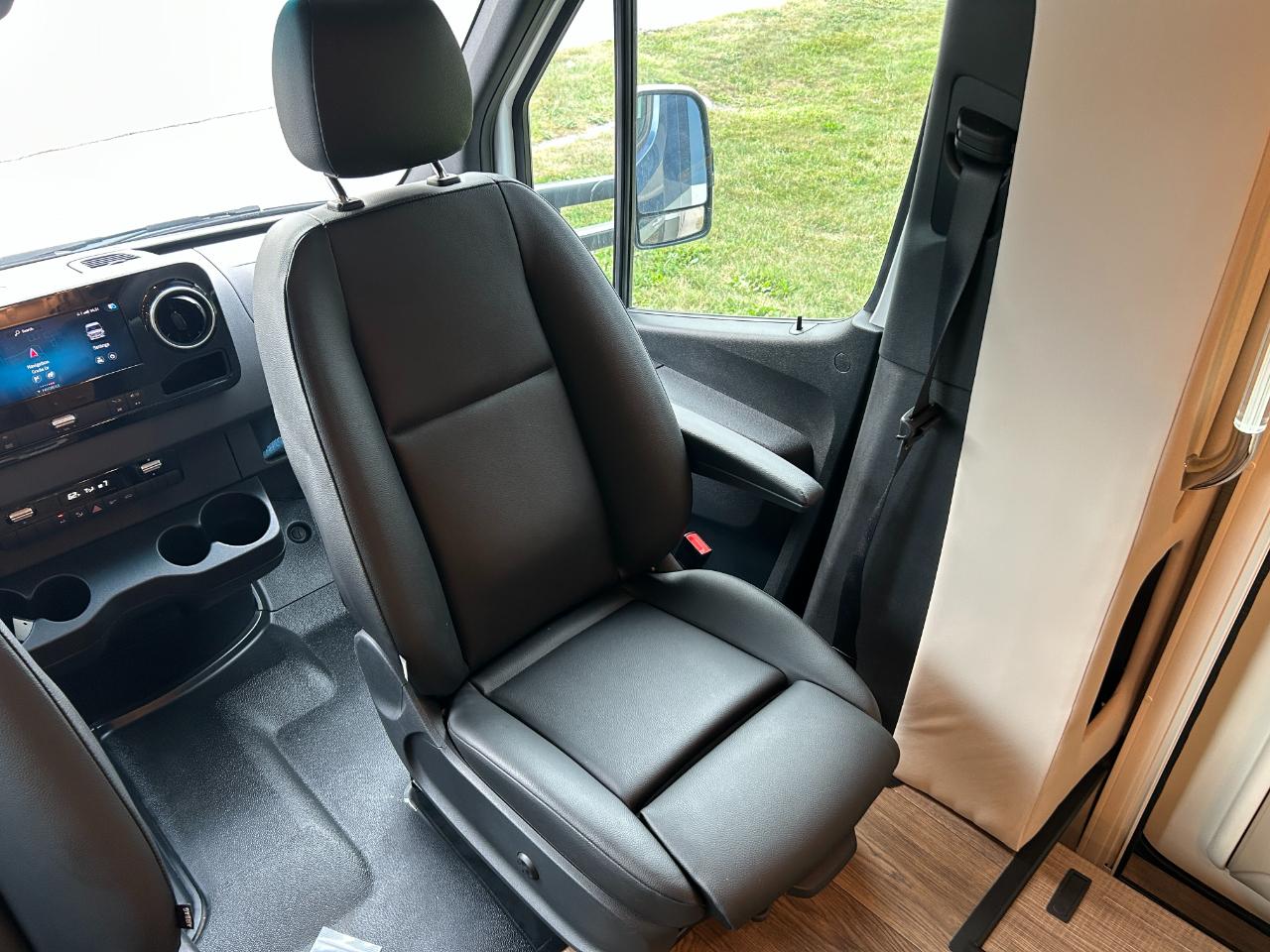 Tiffin Motorhomes Wayfarer  2021