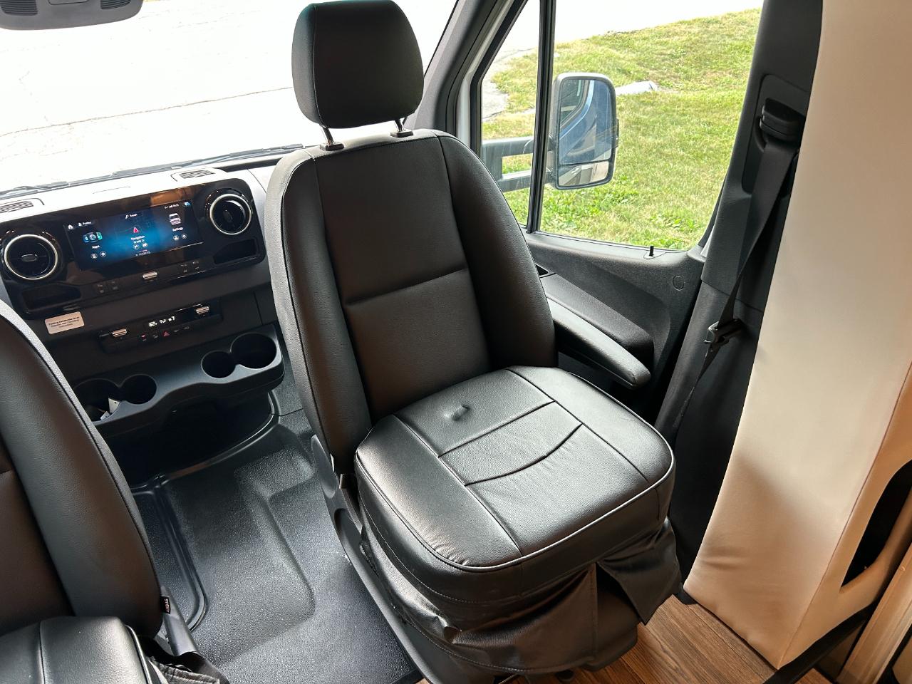 Tiffin Motorhomes Wayfarer  2021