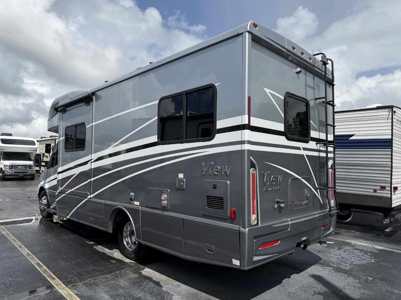 Winnebago View  2022