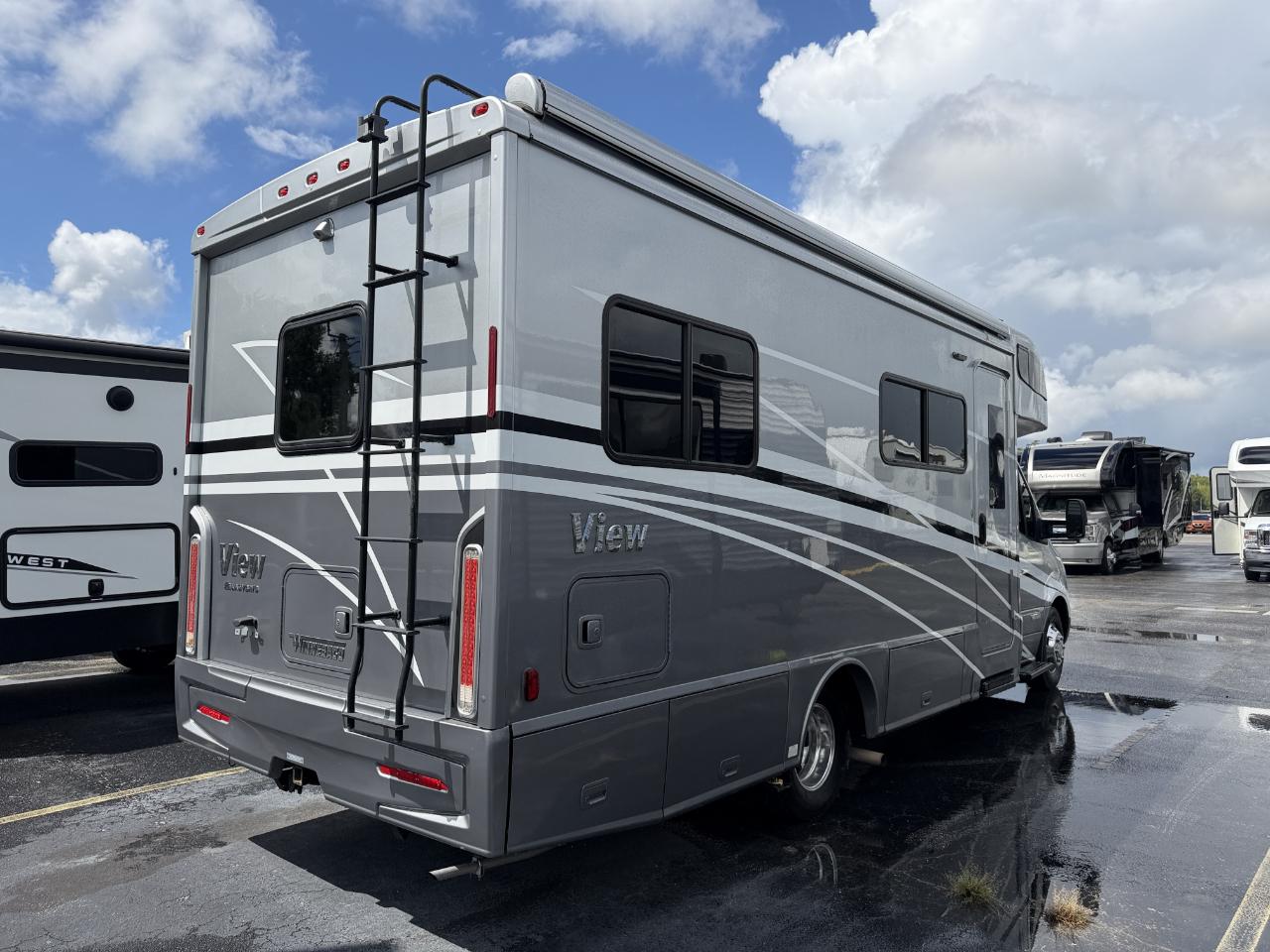 Winnebago View  2022