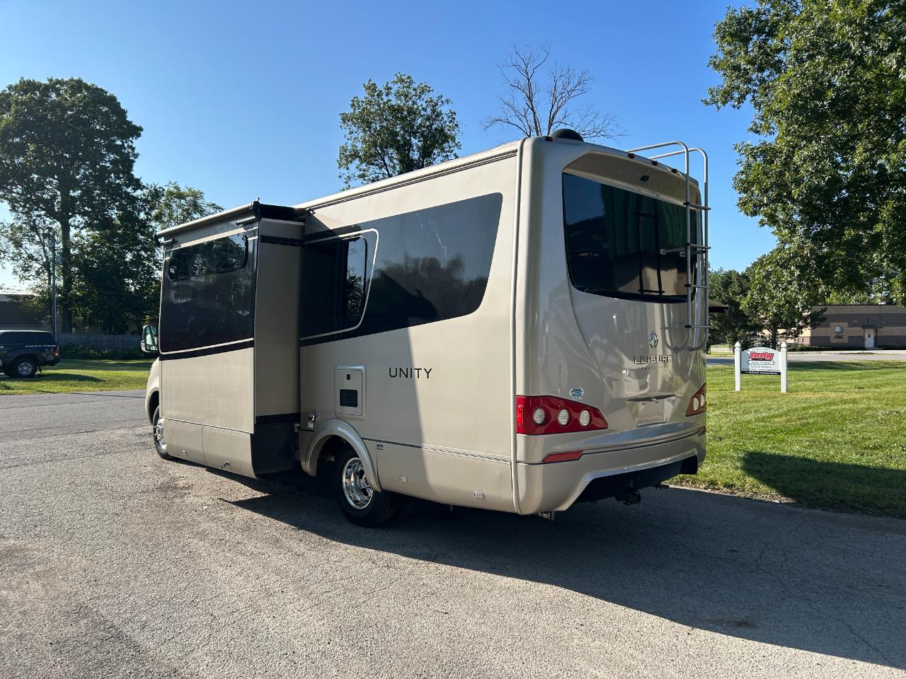 Leisure Travel UNITY U24CB  2020