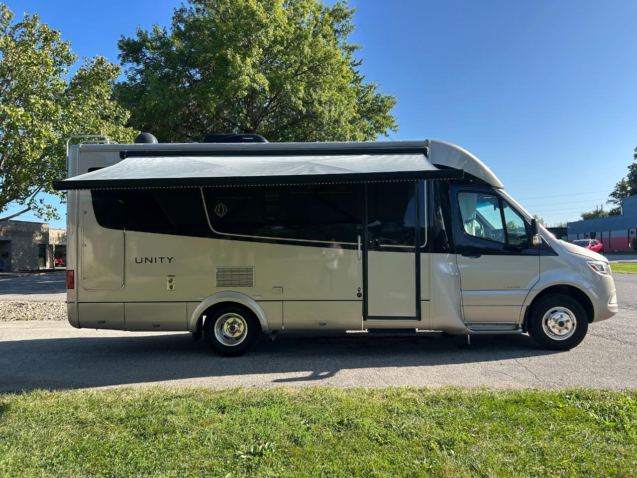 Leisure Travel UNITY U24CB  2020